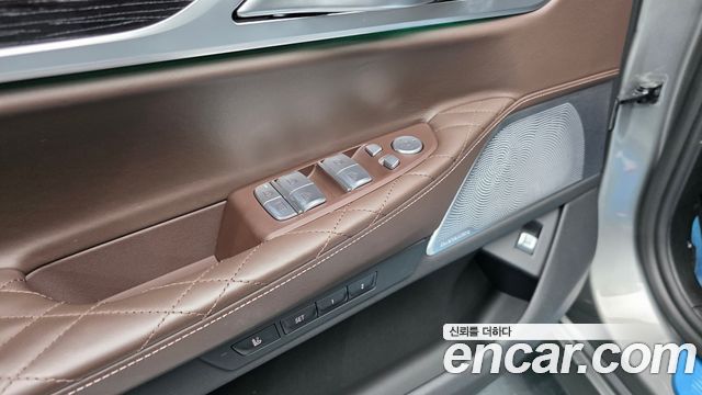 BMW 7-Series 2022 — photo 25
