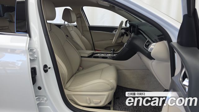 Genesis G70 2022 — photo 17