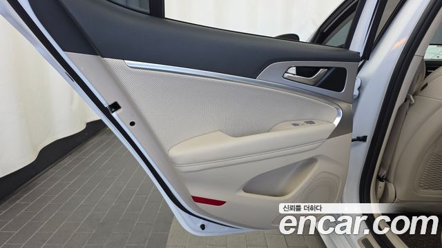 Genesis G70 2022 — photo 15