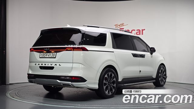 Kia Canival 2022 — photo 2