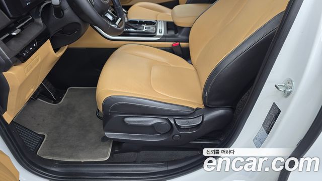 Kia Canival 2022 — photo 16