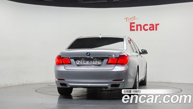 BMW 7-Series 2009 — photo 4