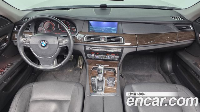 BMW 7-Series 2009 — photo 7