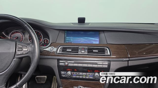 BMW 7-Series 2009 — photo 14