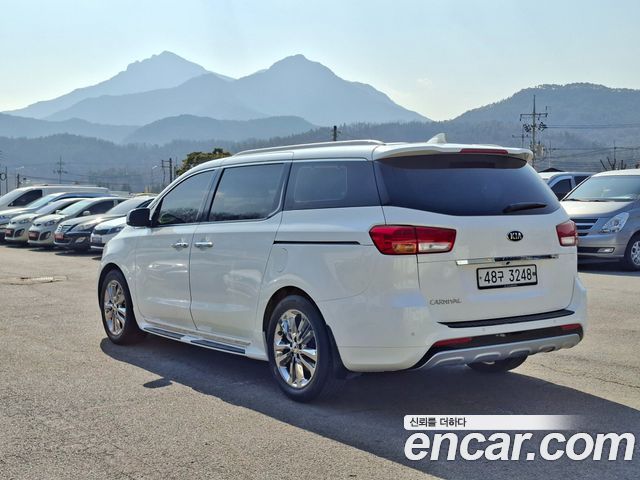 Kia Canival 2018 — photo 2