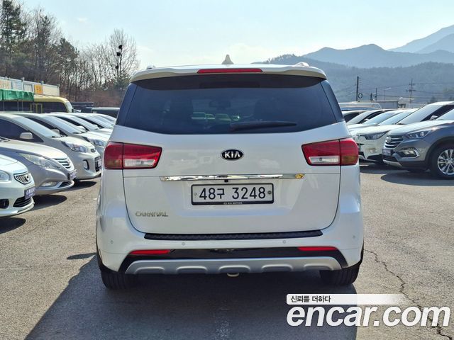 Kia Canival 2018 — photo 4