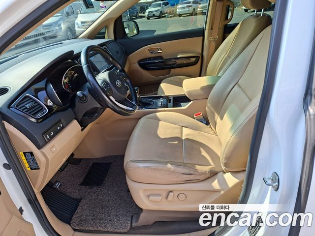 Kia Canival 2018 — photo 7