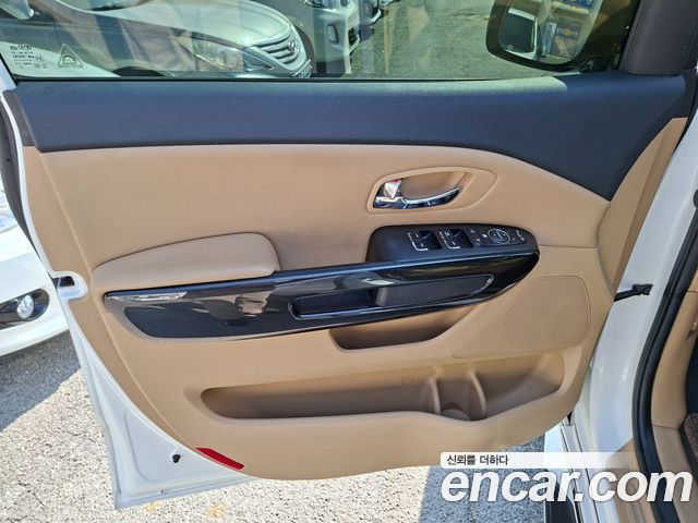 Kia Canival 2018 — photo 11