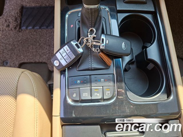 Kia Canival 2018 — photo 16
