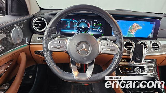 Mercedes-Benz E-Class 2019 — photo 19