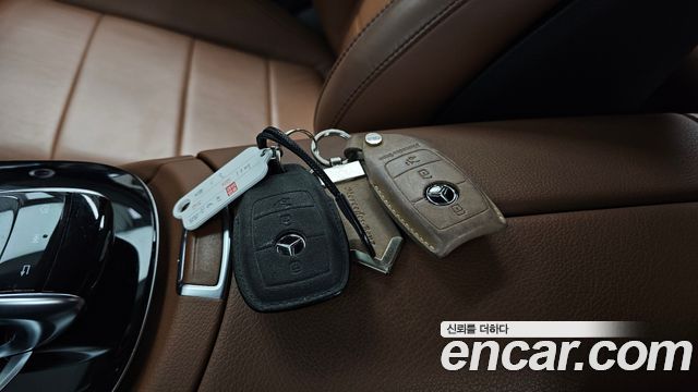 Mercedes-Benz E-Class 2019 — photo 21