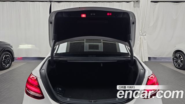 Mercedes-Benz E-Class 2019 — photo 25