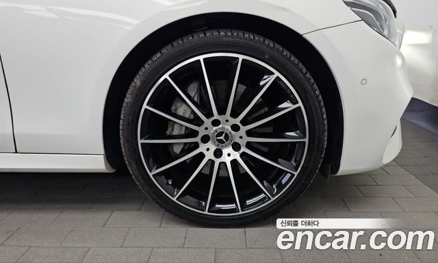 Mercedes-Benz E-Class 2019 — photo 7