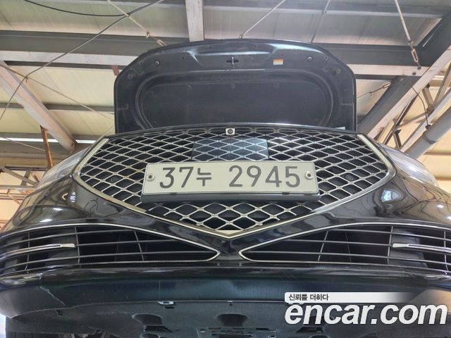 Genesis G90 2019 — photo 1