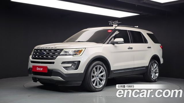 Ford Explorer 2017 — photo 1