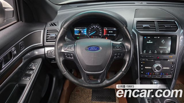 Ford Explorer 2017 — photo 13