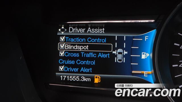 Ford Explorer 2017 — photo 17