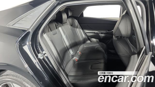 Hyundai AVANTE 2021 — photo 17