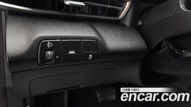 Hyundai AVANTE 2021 — photo 24