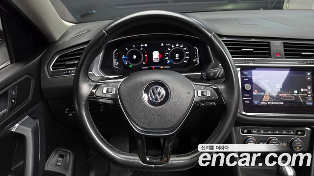 Volkswagen Tiguan 2020 — photo 18