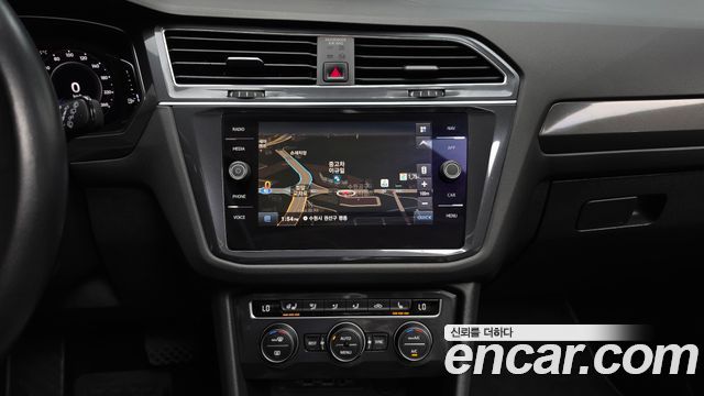 Volkswagen Tiguan 2020 — photo 19