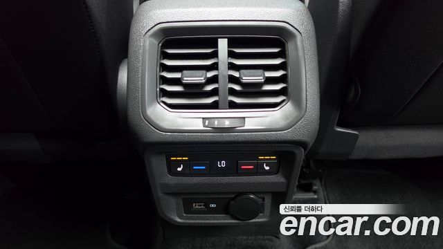Volkswagen Tiguan 2020 — photo 24