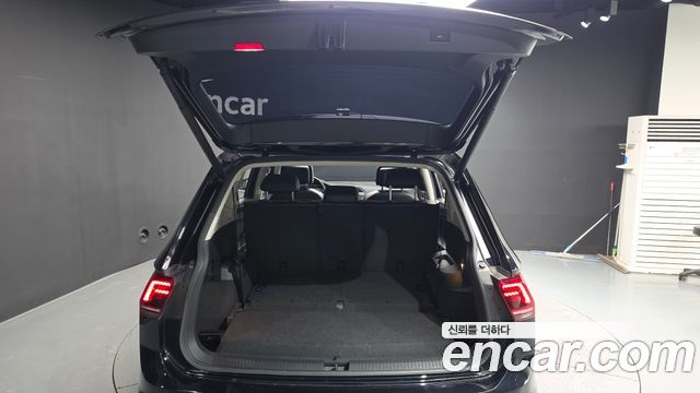 Volkswagen Tiguan 2020 — photo 26