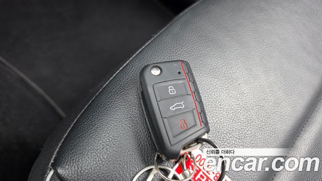 Volkswagen Tiguan 2020 — photo 27