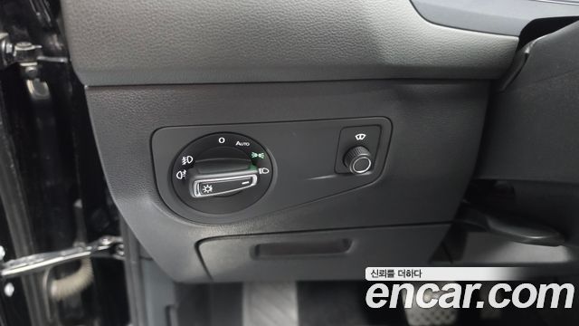 Volkswagen Tiguan 2020 — photo 36