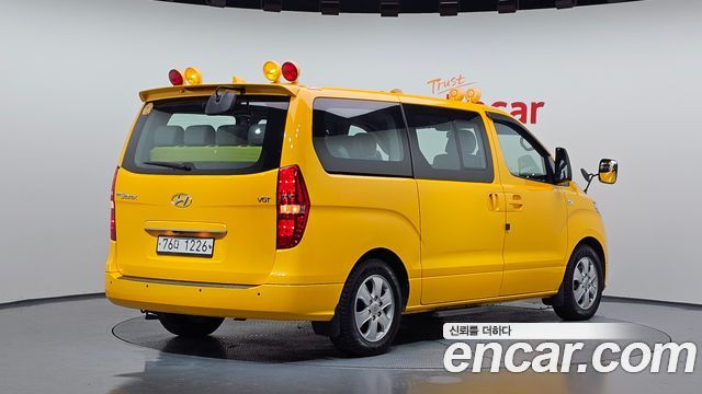 Hyundai Starex 2019 — photo 2