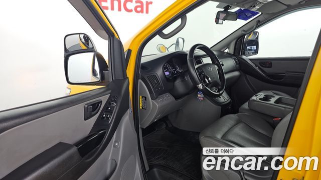 Hyundai Starex 2019 — photo 13