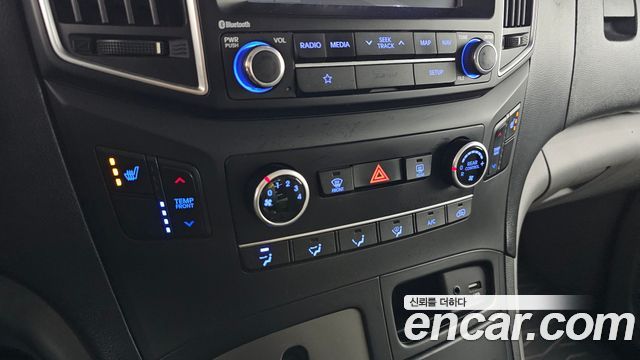 Hyundai Starex 2019 — photo 23