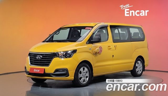 Hyundai Starex 2019 — photo 1