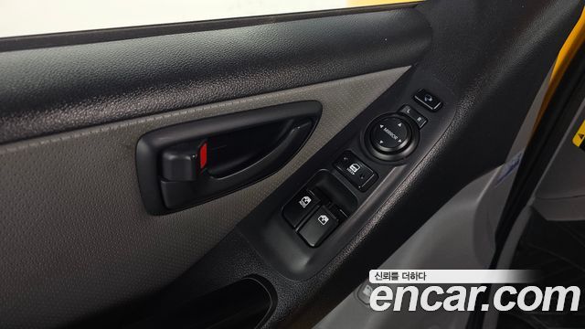 Hyundai Starex 2019 — photo 30