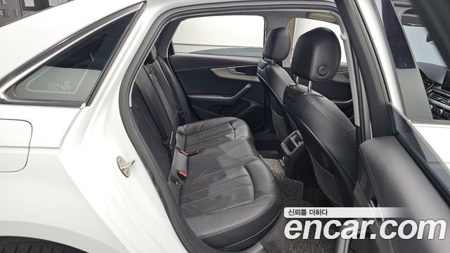Audi A4 2016 — photo 11