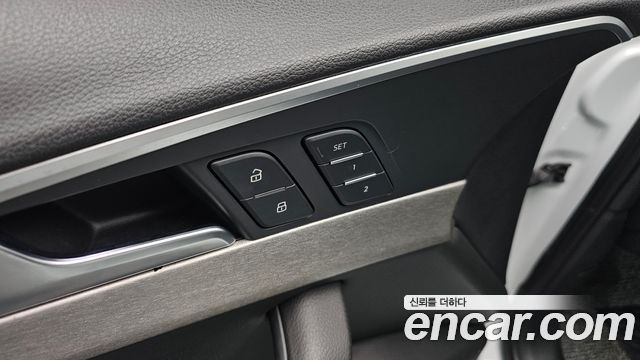 Audi A4 2016 — photo 18