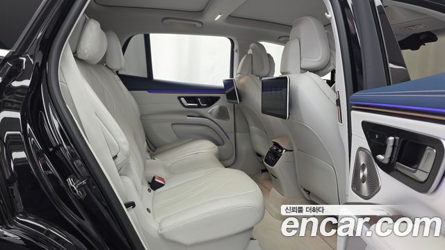 Mercedes-Benz EQS 2023 — photo 18
