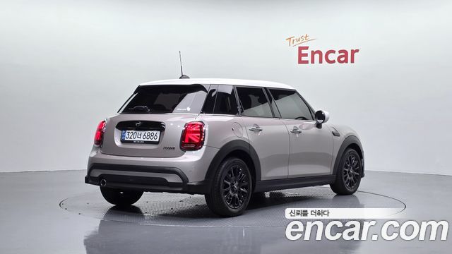 Mini Cooper 2024 — photo 2