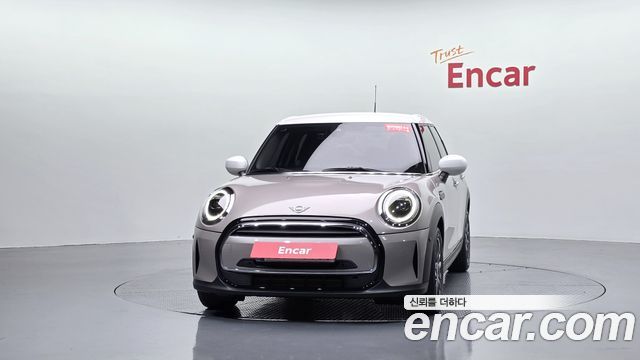 Mini Cooper 2024 — photo 3