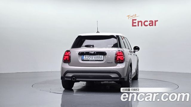 Mini Cooper 2024 — photo 4