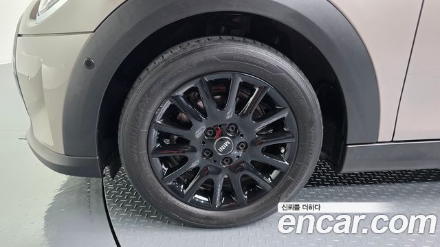 Mini Cooper 2024 — photo 5