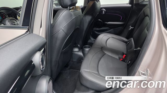 Mini Cooper 2024 — photo 18