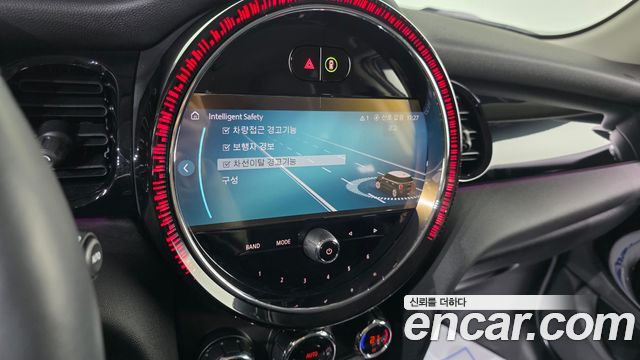 Mini Cooper 2024 — photo 22