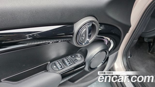 Mini Cooper 2024 — photo 27