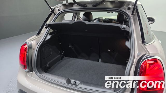 Mini Cooper 2024 — photo 32