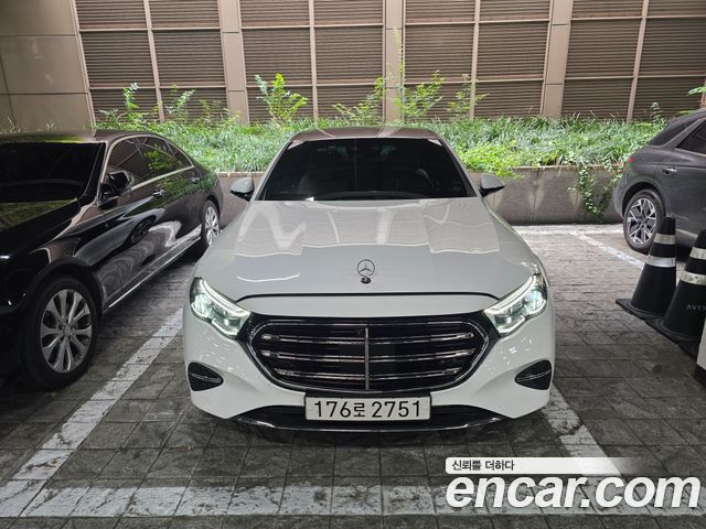 Mercedes-Benz E-Class 2025 — photo 3