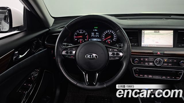 Kia K7 2017 — photo 12
