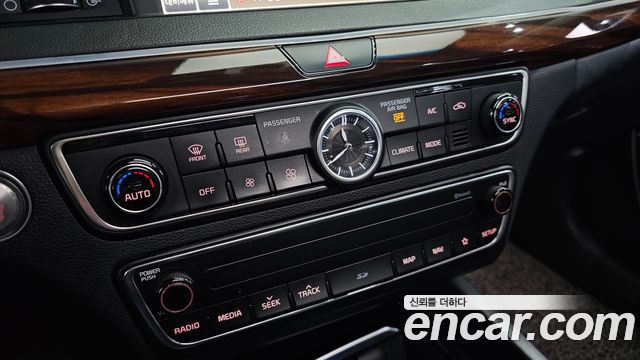 Kia K7 2017 — photo 15
