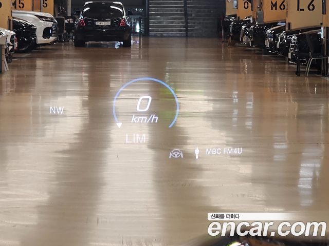 Mercedes-Benz GLS-Class 2023 — photo 16
