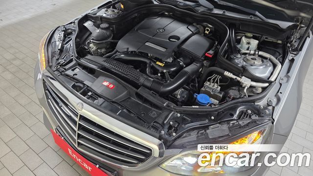 Mercedes-Benz E-Class 2014 — photo 6